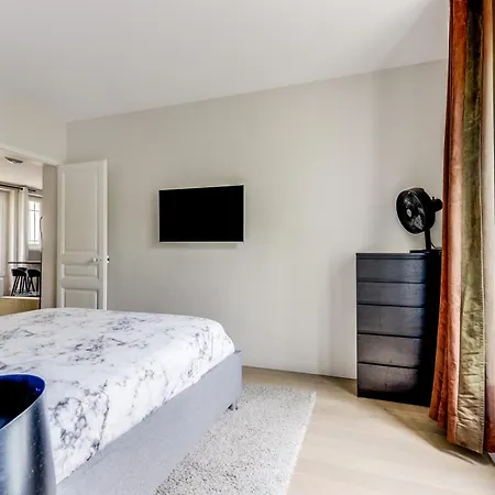 Apartament Paris / Charming Quiet And Spacious Boulogne-Billancourt
